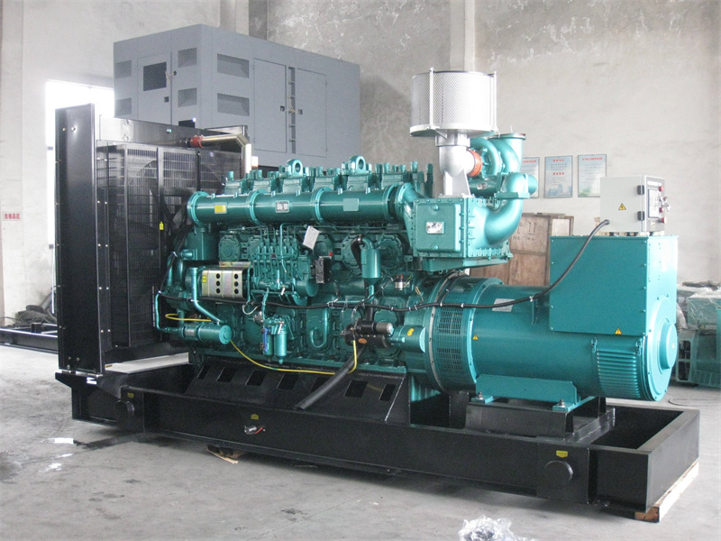 东丰200KW 柴油发电机的油耗是多少?