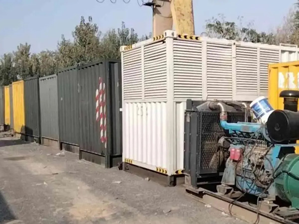 东丰200KW柴油发电机机组每小时油耗是多少？
